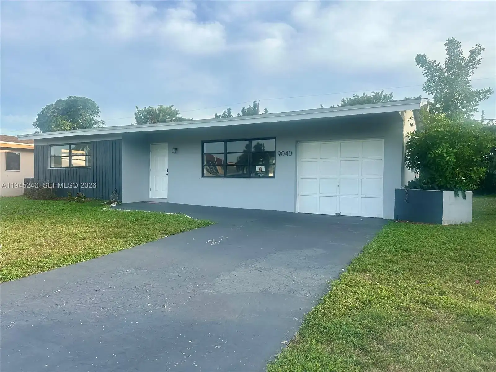 9040 NW 26th Pl Sunrise Golf Village, Sunrise FL 33322 photo 3
