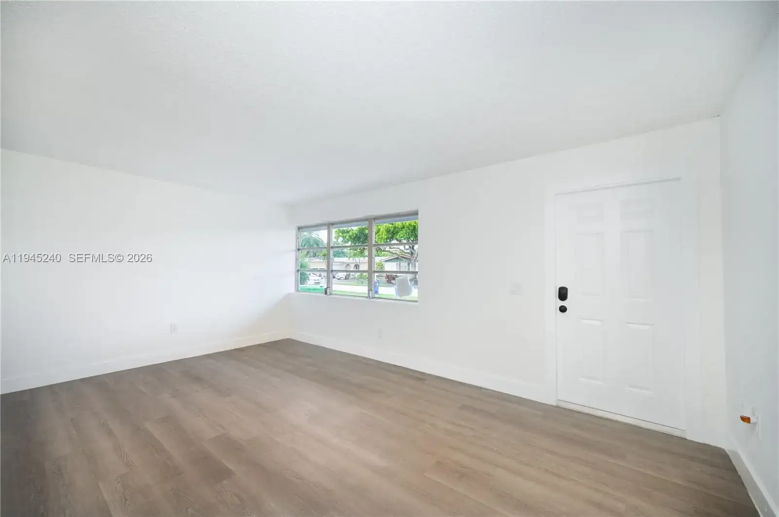 9040 NW 26th Pl Sunrise Golf Village, Sunrise FL 33322 photo 5