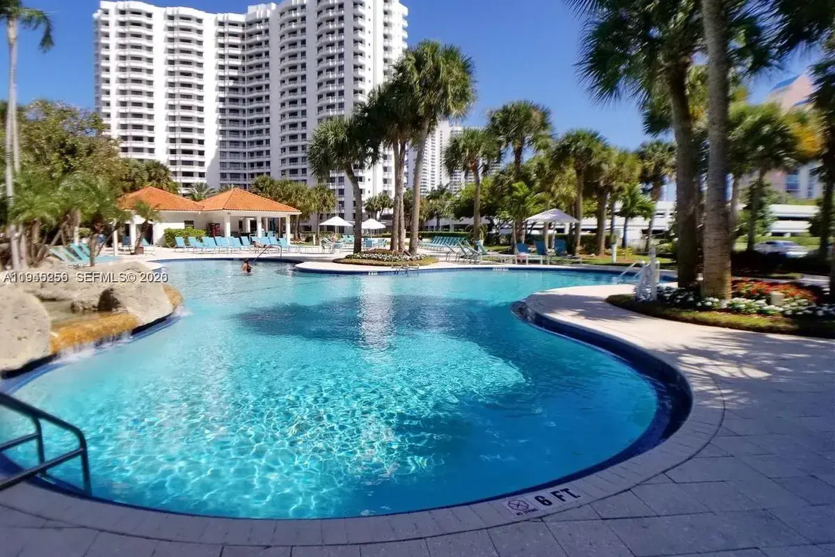 3300 NE 191 St # 1002, Aventura FL 33180