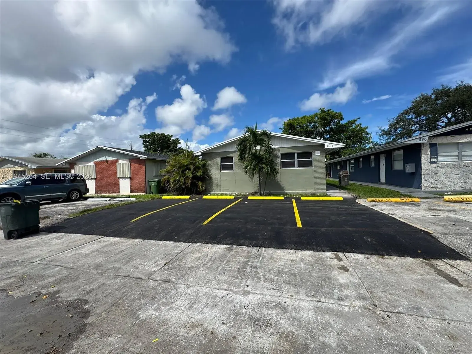844 SW 10th St, Hallandale Beach FL 33009