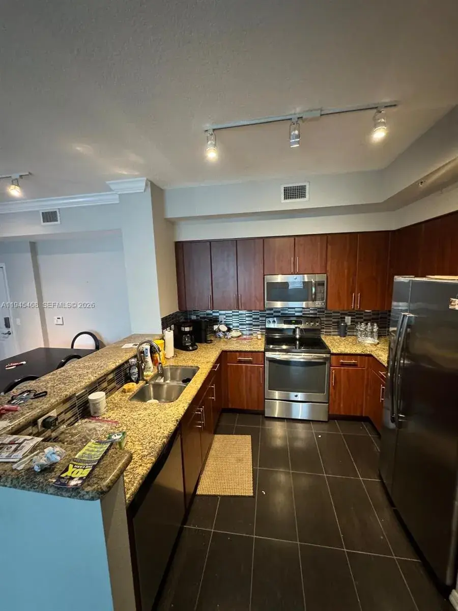 2421 NE 65th St # 611, Fort Lauderdale FL 33308