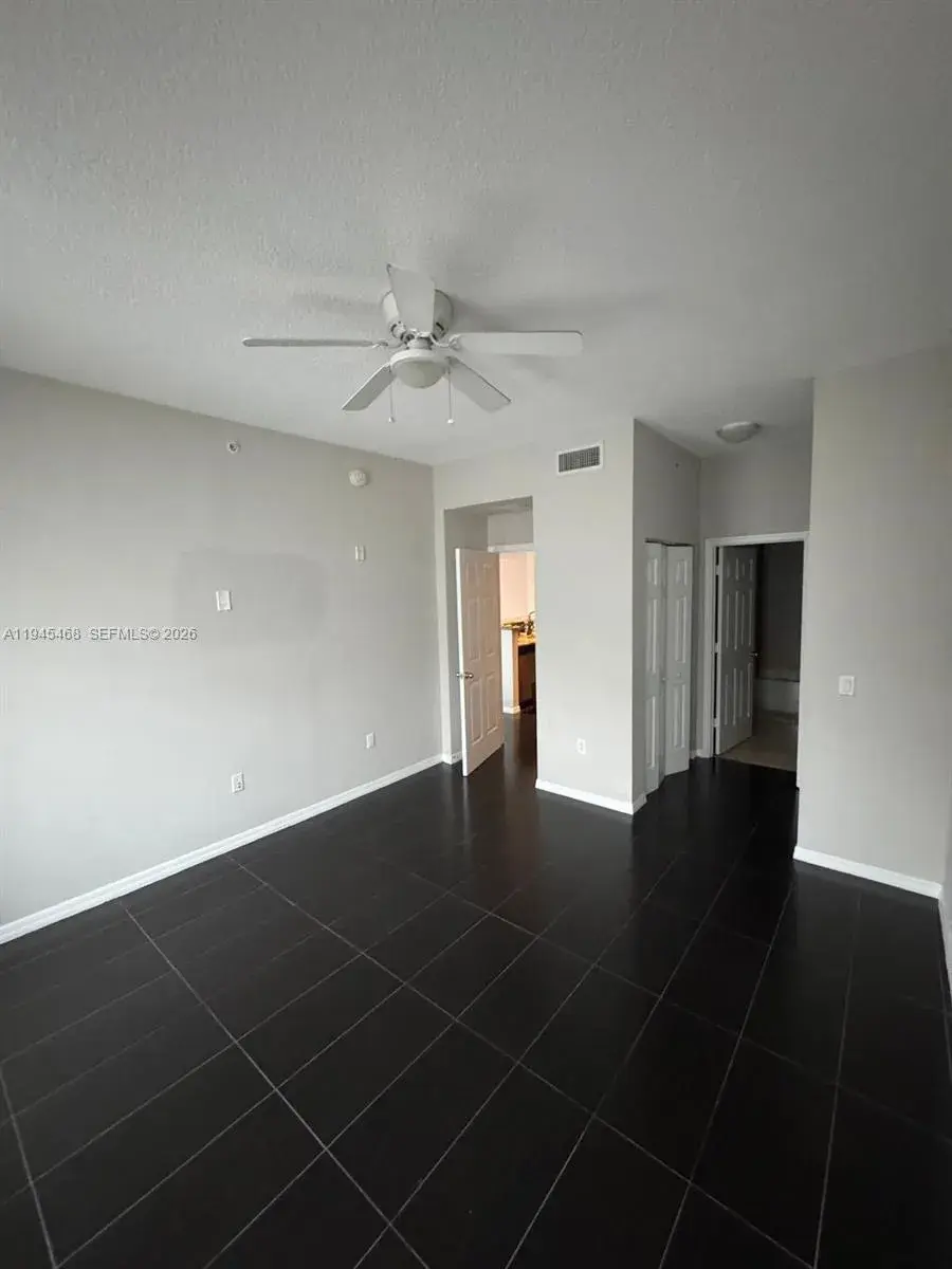 2421 NE 65th St # 611, Fort Lauderdale FL 33308