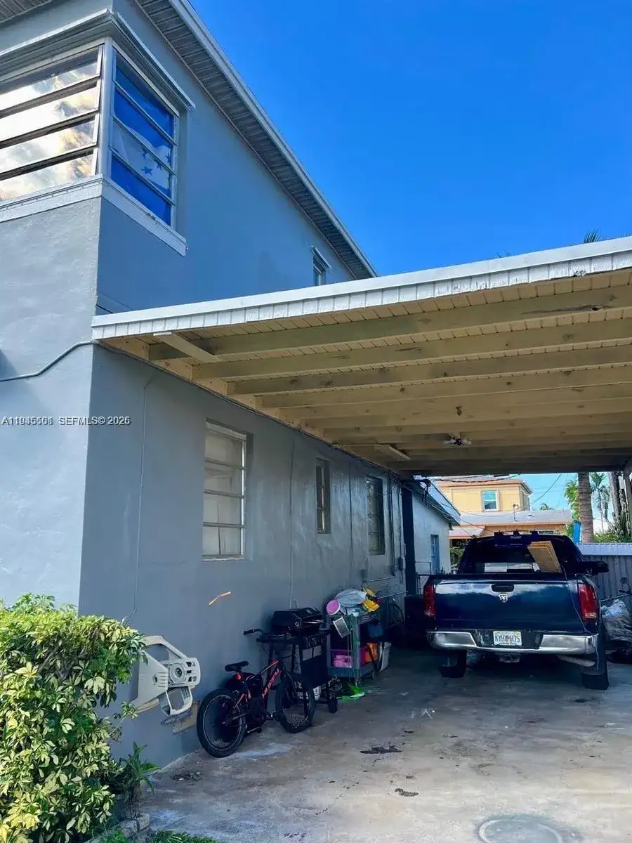2331 NW 14th St, Miami FL 33125 photo 5