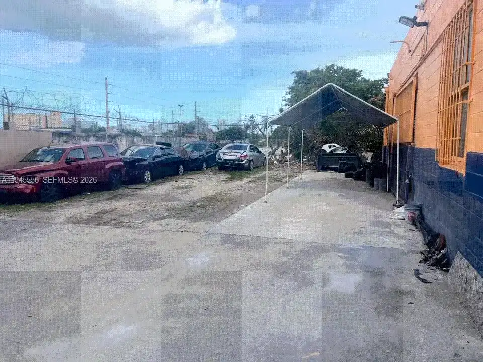 2005 NW 10th Ave, Miami FL 33127