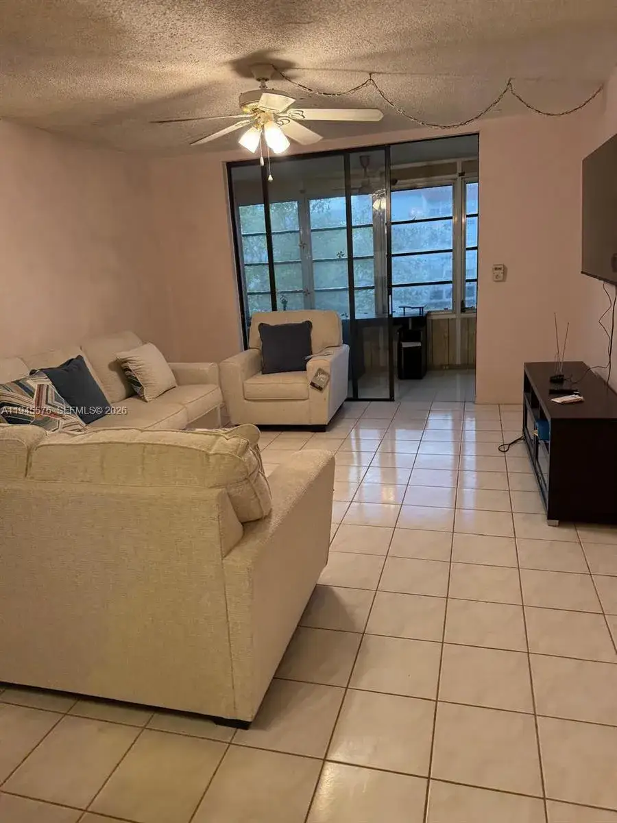 2850 Somerset Dr # 309L, Lauderdale Lakes FL 33311