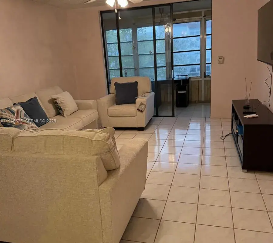 2850 Somerset Dr # 309L, Lauderdale Lakes FL 33311
