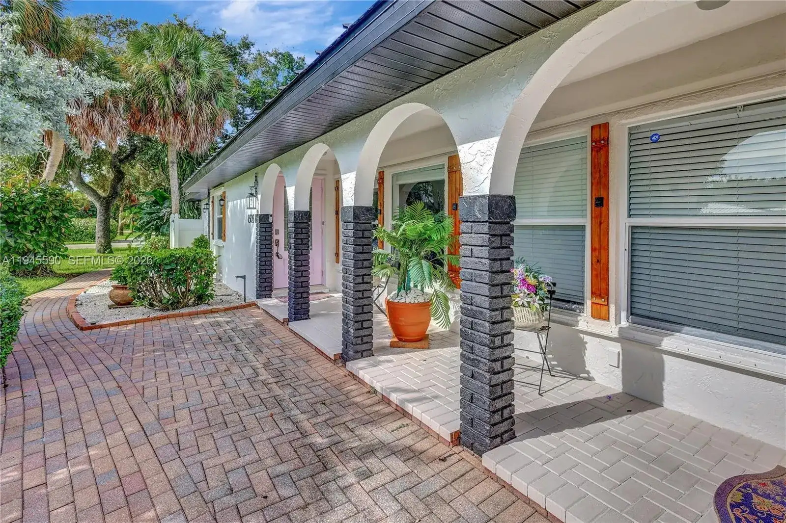 1505 Coral Ave, Vero Beach FL 32963 photo 2