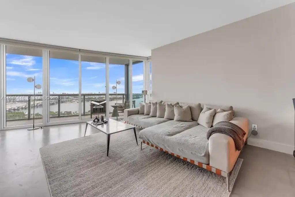 888 Biscayne Blvd # 2409, Miami FL 33132 photo 3