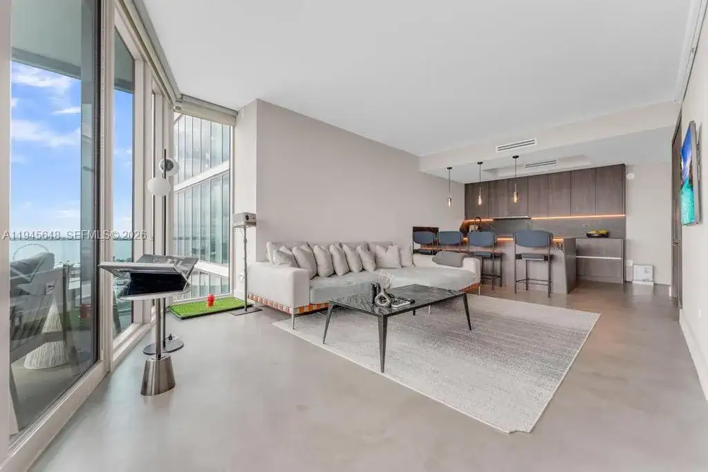 888 Biscayne Blvd # 2409, Miami FL 33132 photo 4