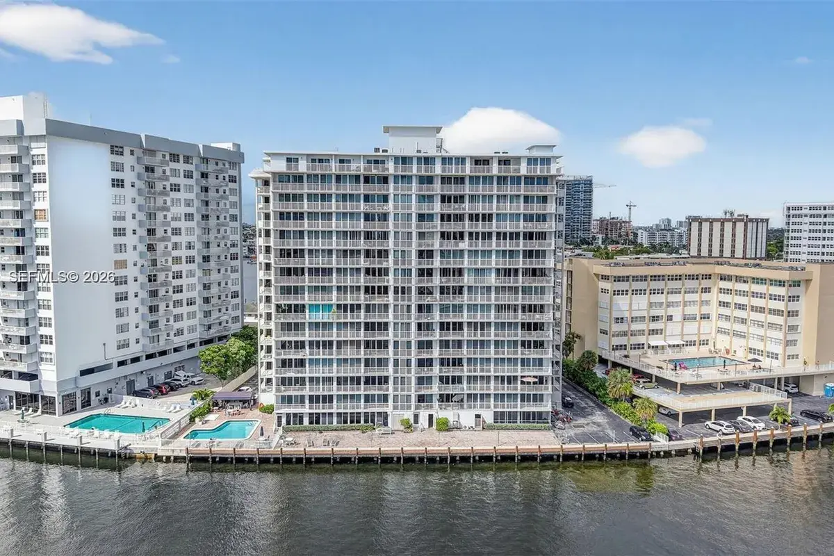 121 Golden Isles Dr # 104, Hallandale Beach FL 33009