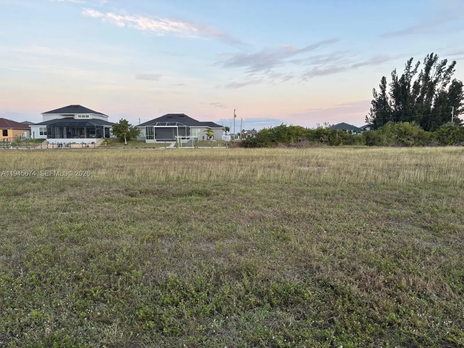 1213 NW 39th Ave, Cape Coral FL 33993 photo 4