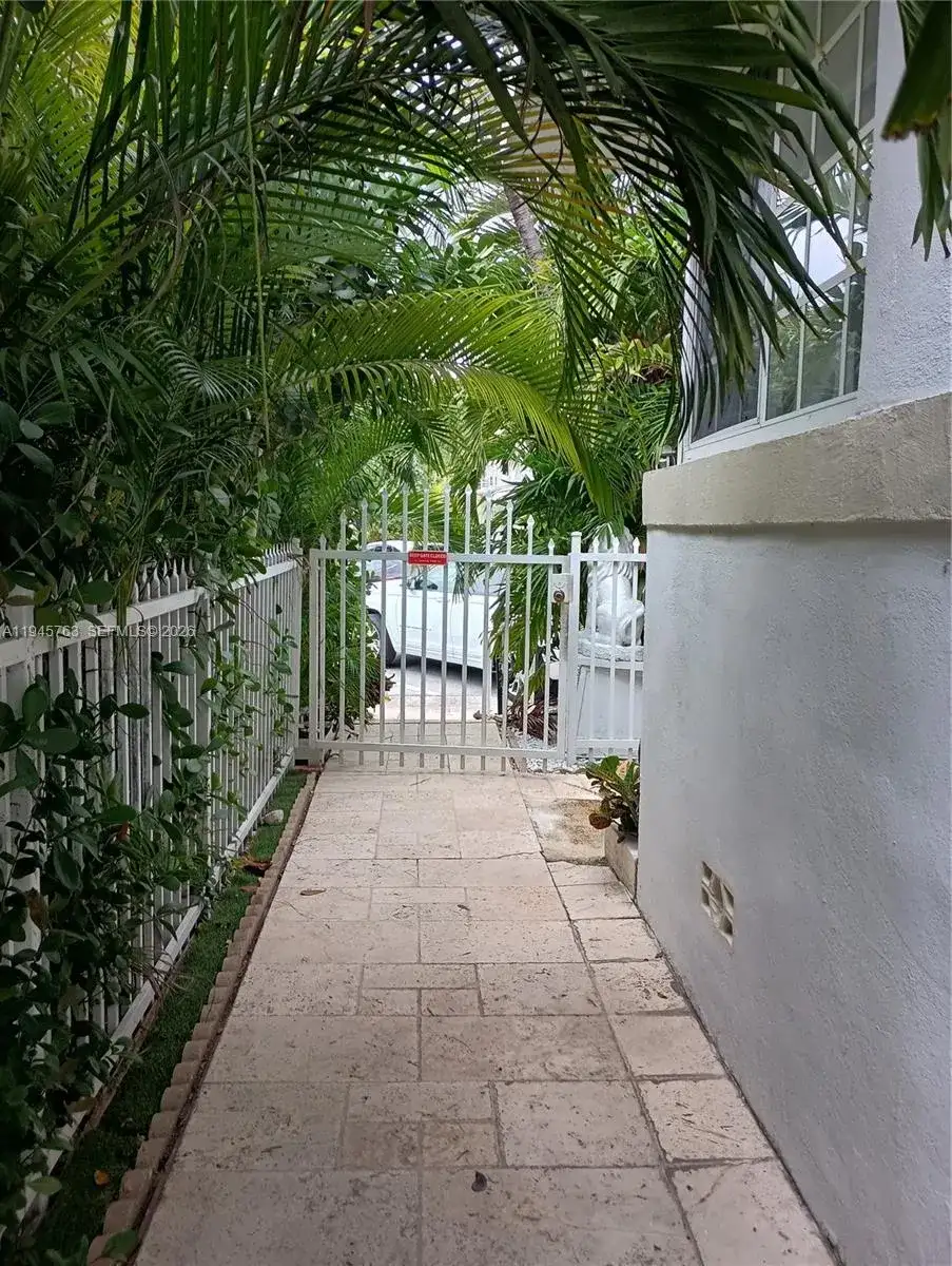 7421 Carlyle Ave # 3, Miami Beach FL 33141 photo 3