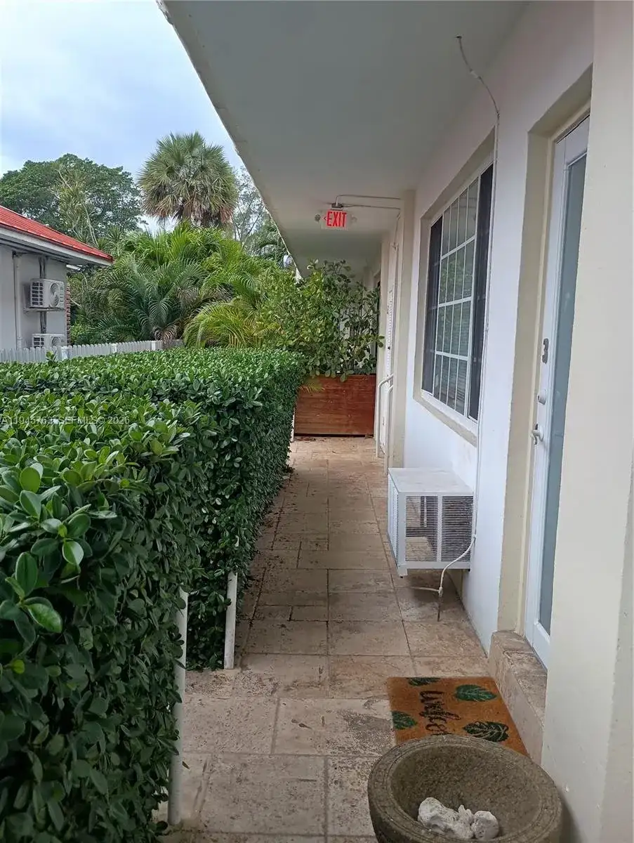 7421 Carlyle Ave # 3, Miami Beach FL 33141 photo 4
