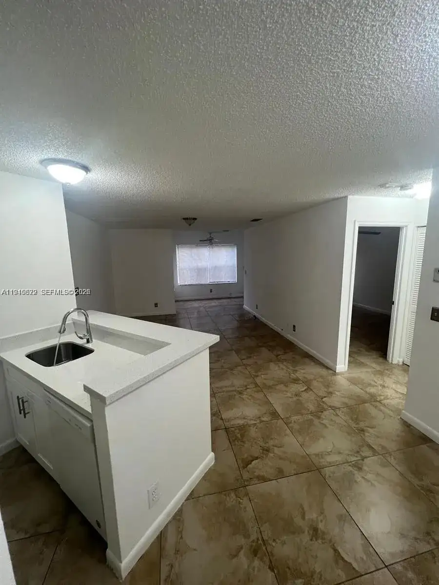 3460 N Pinewalk Dr N # 315, Margate FL 33063 photo 2