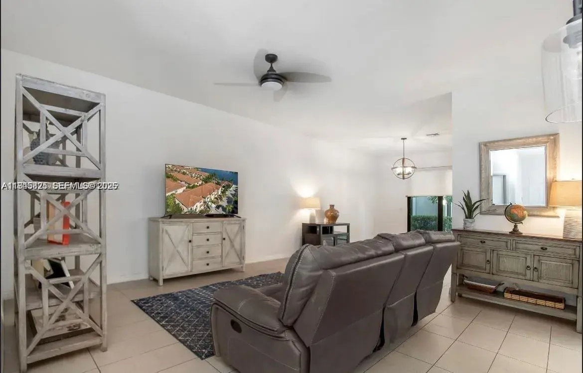 3327 NW 10th Ave, Pompano Beach FL 33064