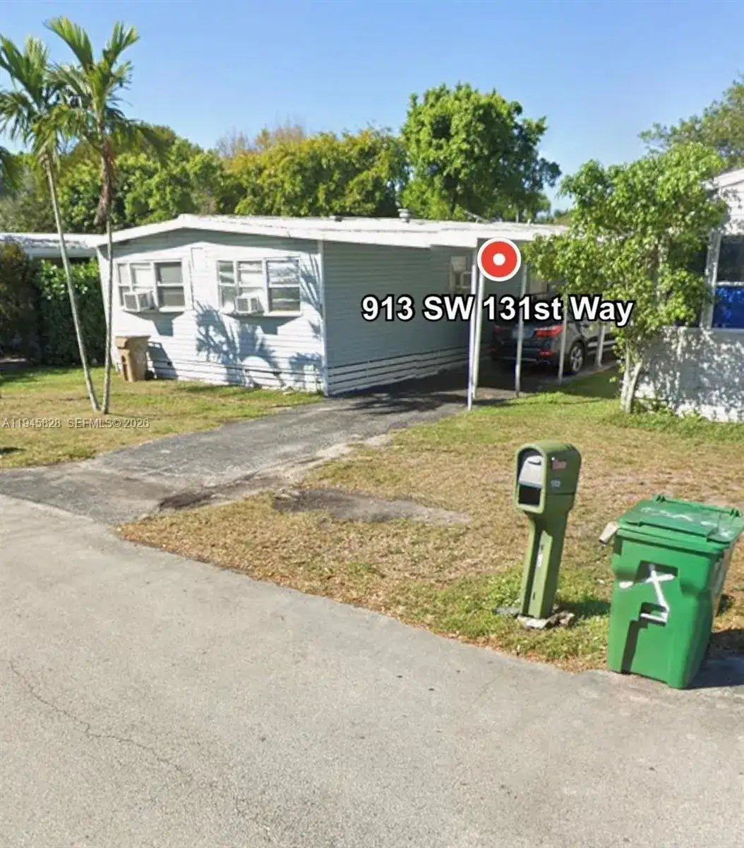 913 SW 131st Way, Davie FL 33325 photo 2