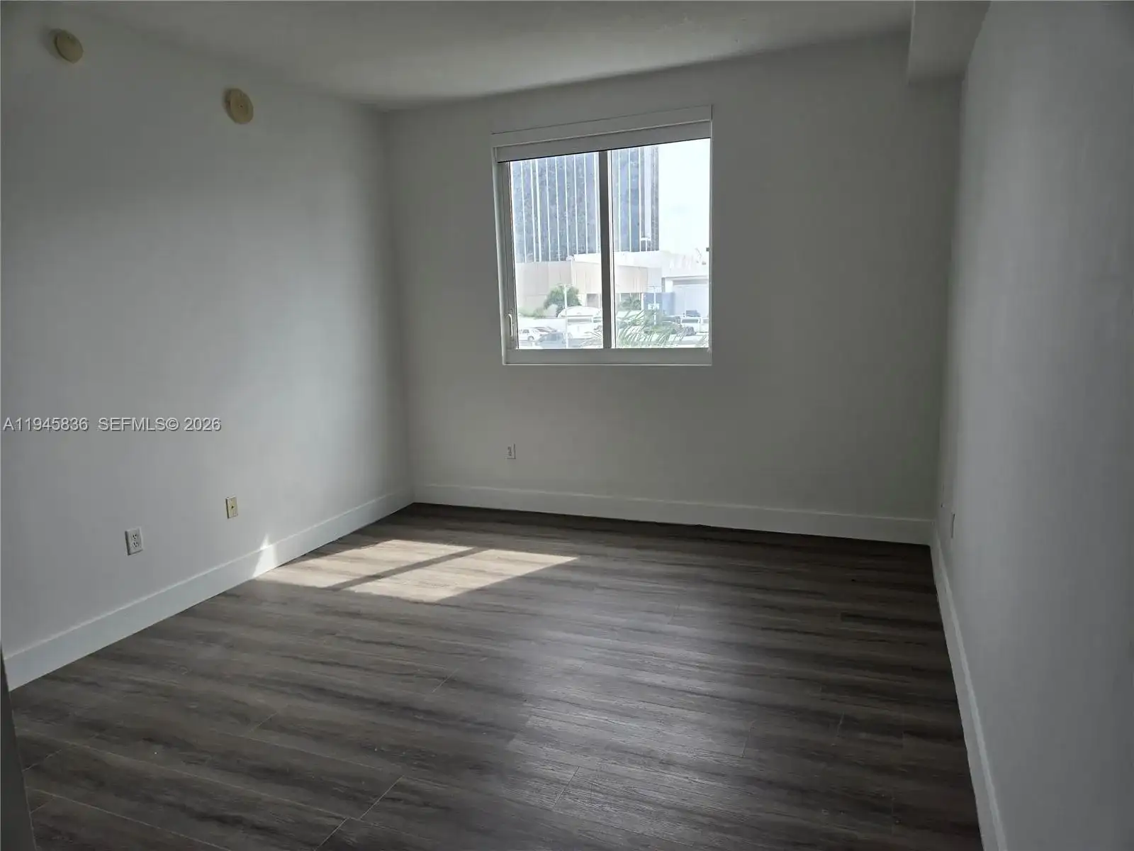 275 NE 18th St # 503, Miami FL 33132 photo 4