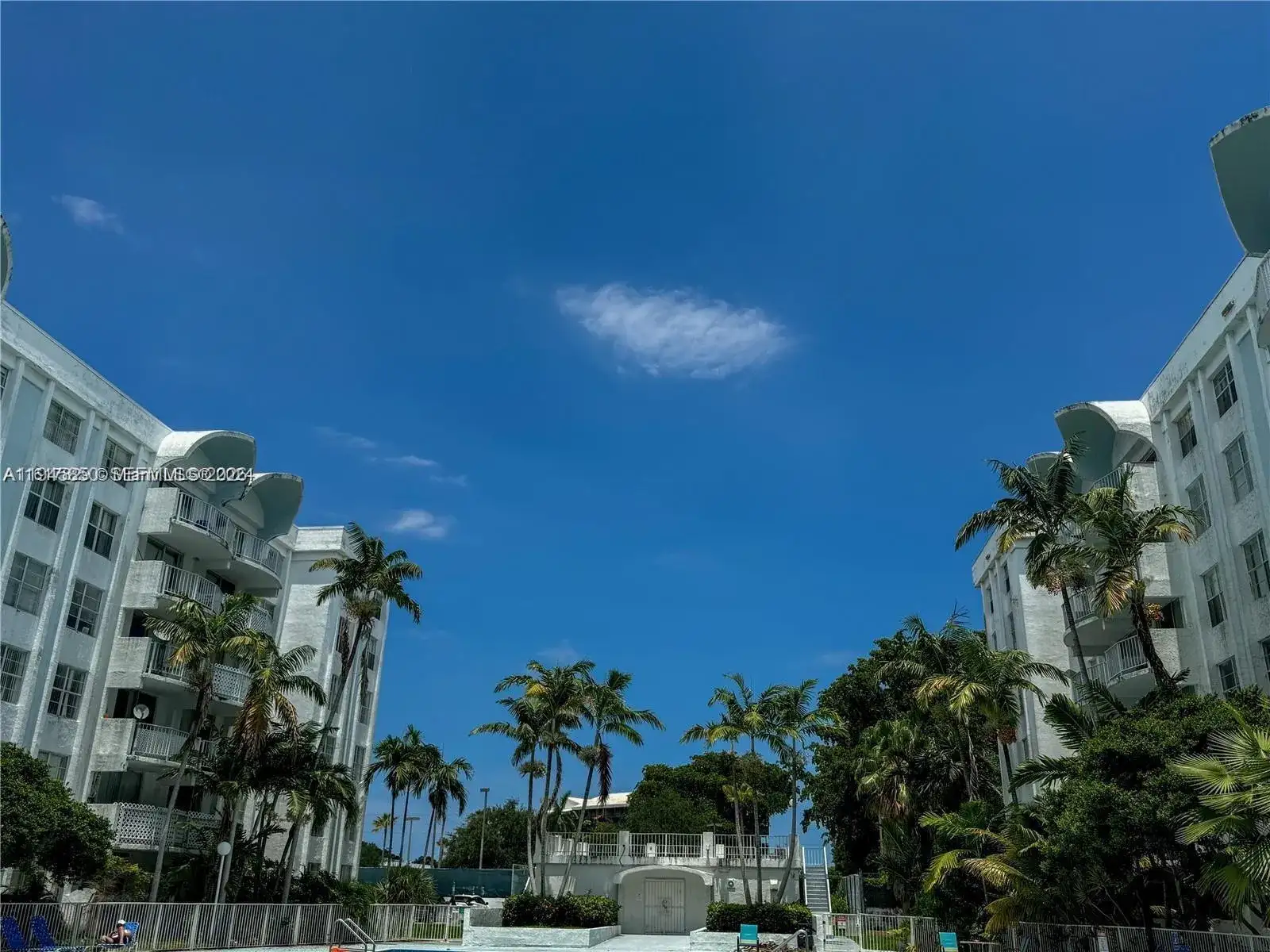 484 NW 165th St Rd # 314, Miami FL 33169 photo 4