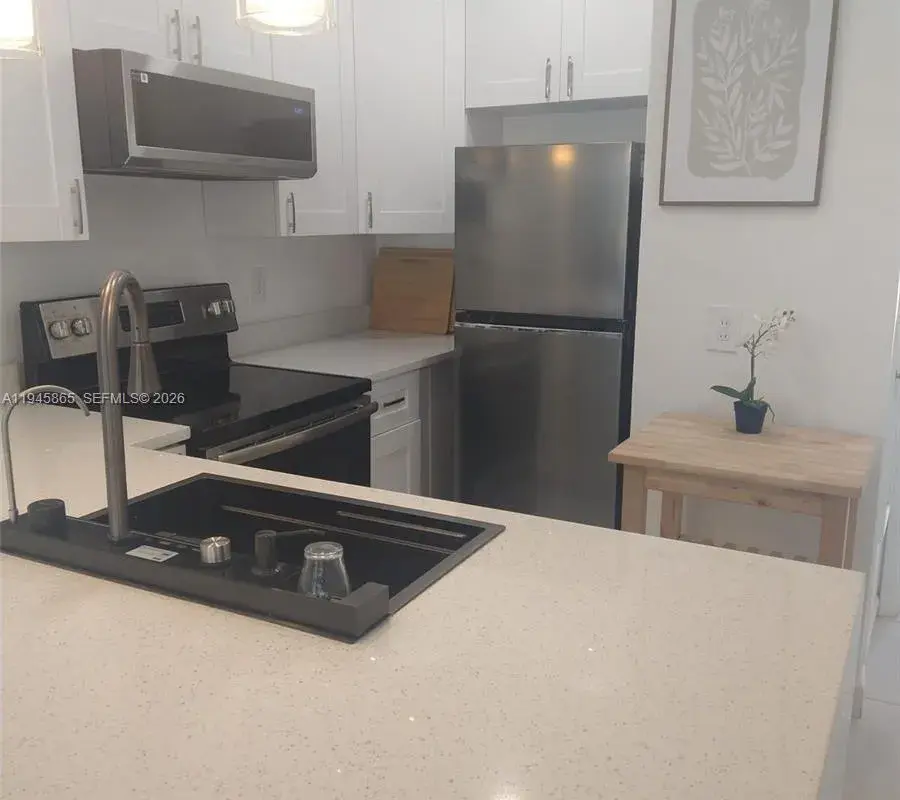 600 Layne Blvd # 122, Hallandale Beach FL 33009