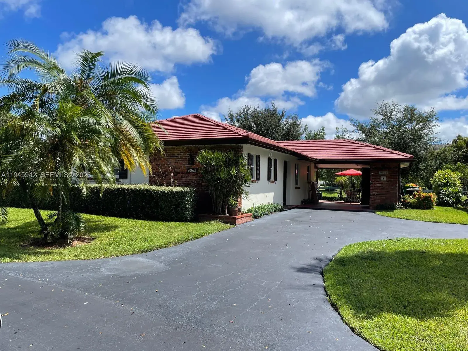 9065 Thunderbird Dr, Coral Springs FL 33065