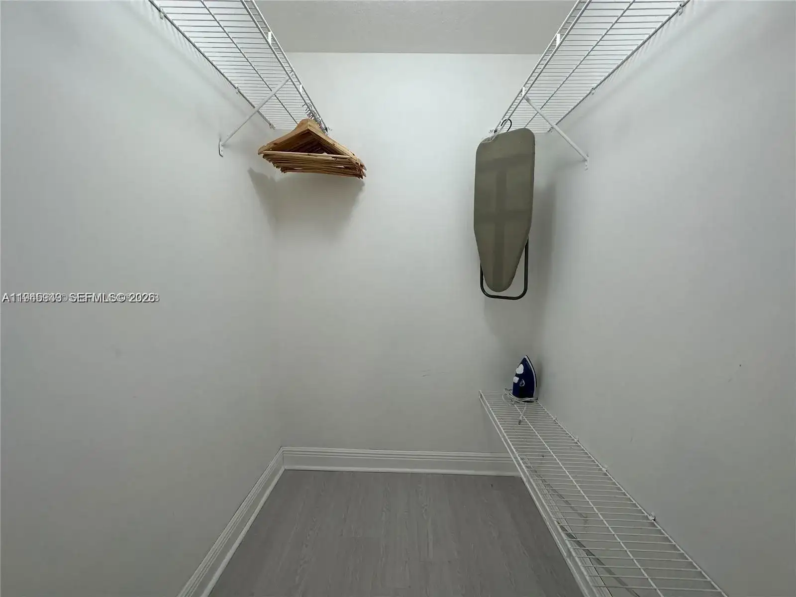 875 NW 2nd St, Miami FL 33128 photo 3