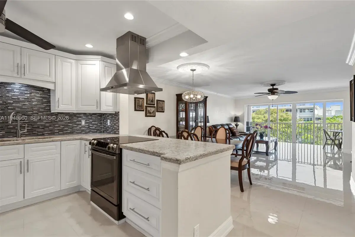 329 SE 3rd St # 405P, Hallandale Beach FL 33009