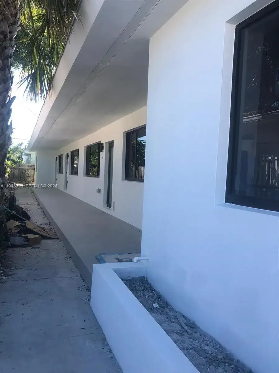 660 82 st # 4, Miami Beach FL 33141 photo 2
