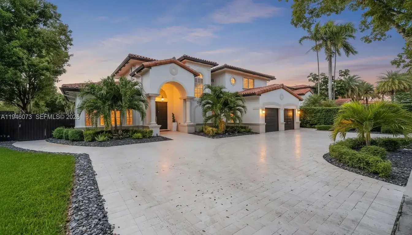 15632 NW 79th Ct, Miami Lakes FL 33016 photo 2