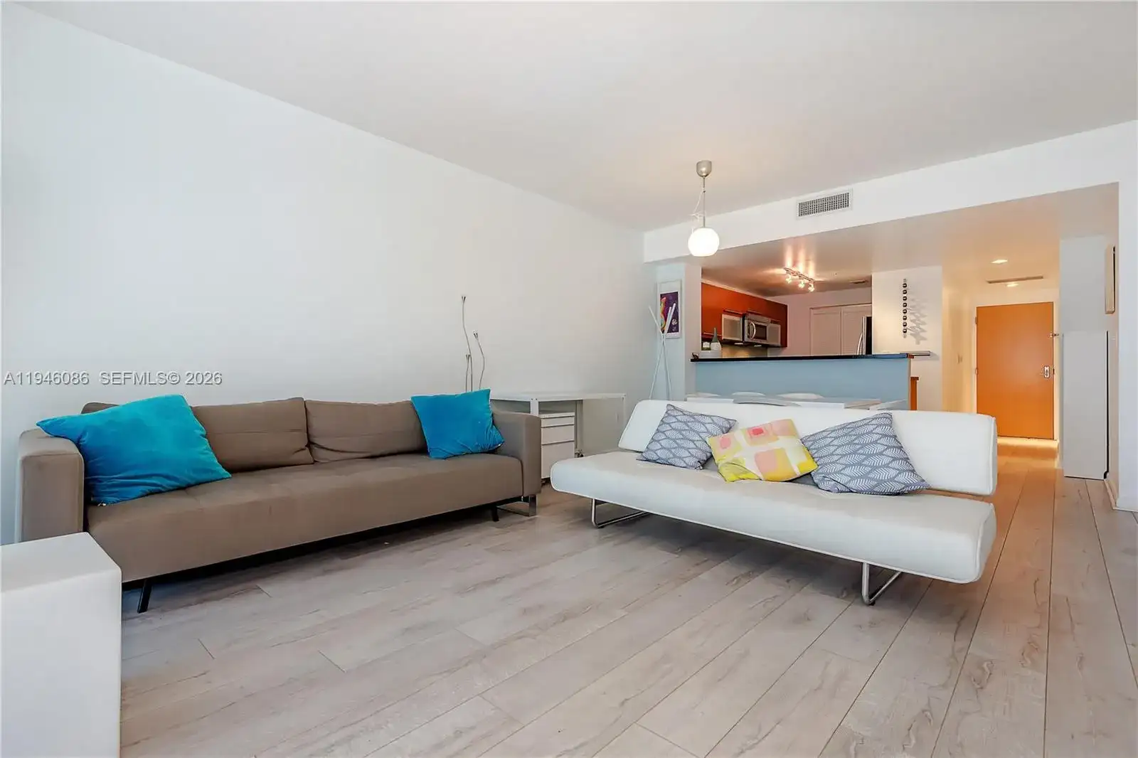 253 NE 2nd St # 907, Miami FL 33132 photo 2