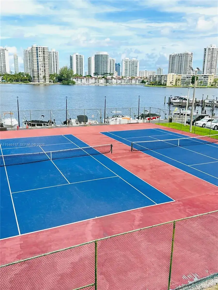 2750 NE 183rd St # 1607, Aventura FL 33160 photo 2