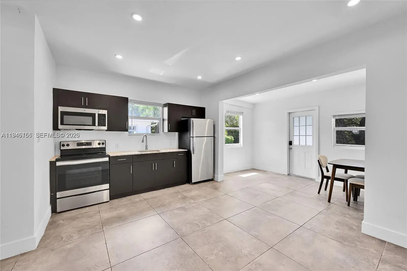 21 NE 48th St # 21, Miami FL 33137