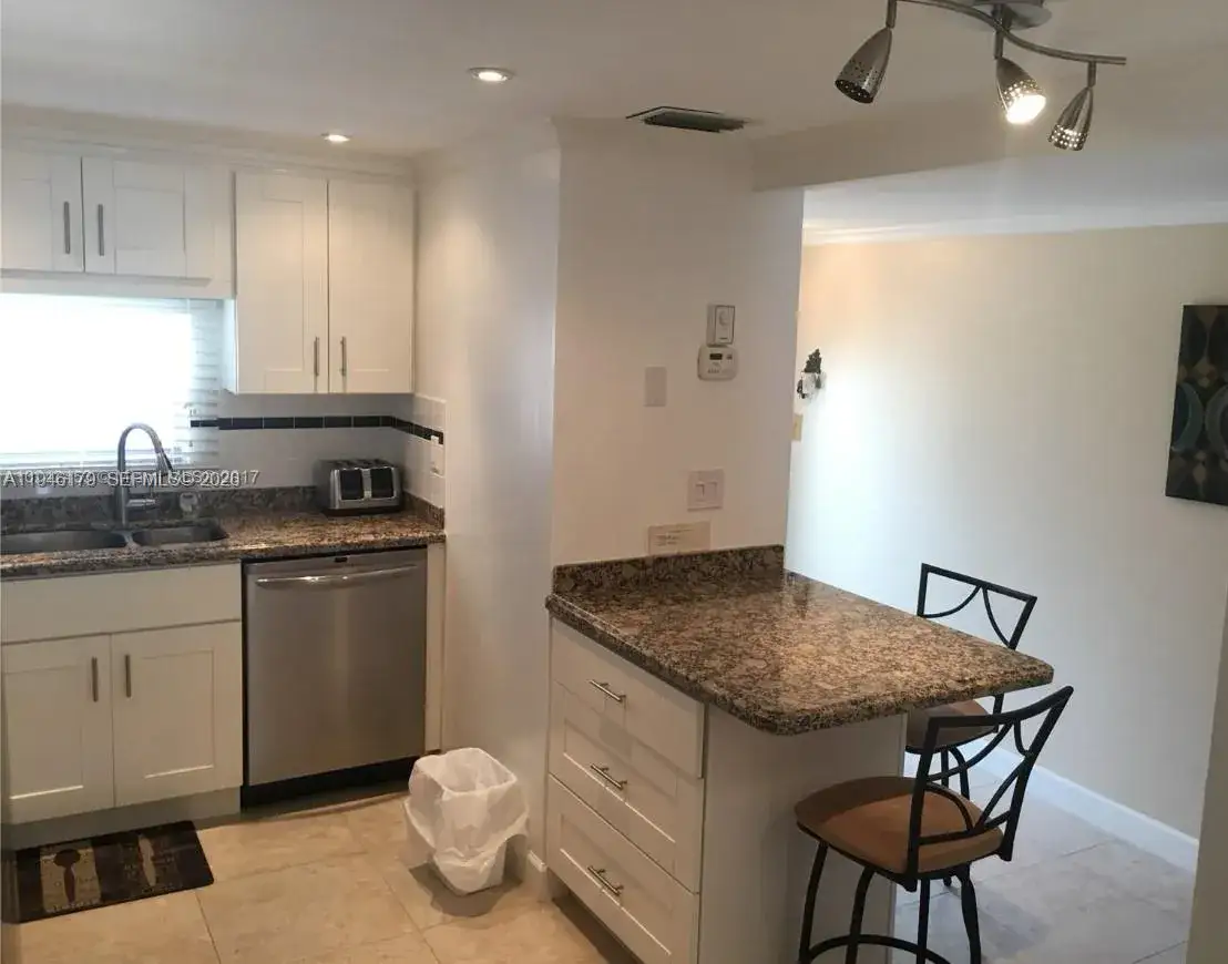 311 S Hollybrook Dr # 202, Pembroke Pines FL 33025