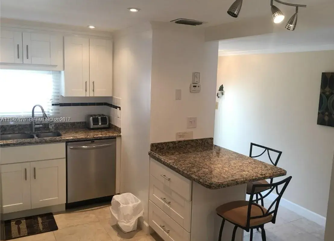311 S Hollybrook Dr # 202, Pembroke Pines FL 33025