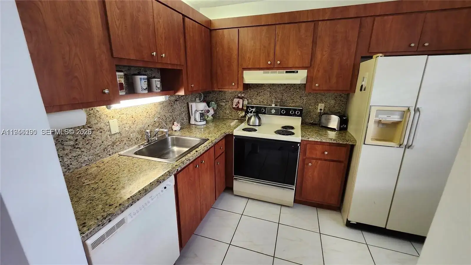 2821 Somerset Dr # 400, Lauderdale Lakes FL 33311 photo 2