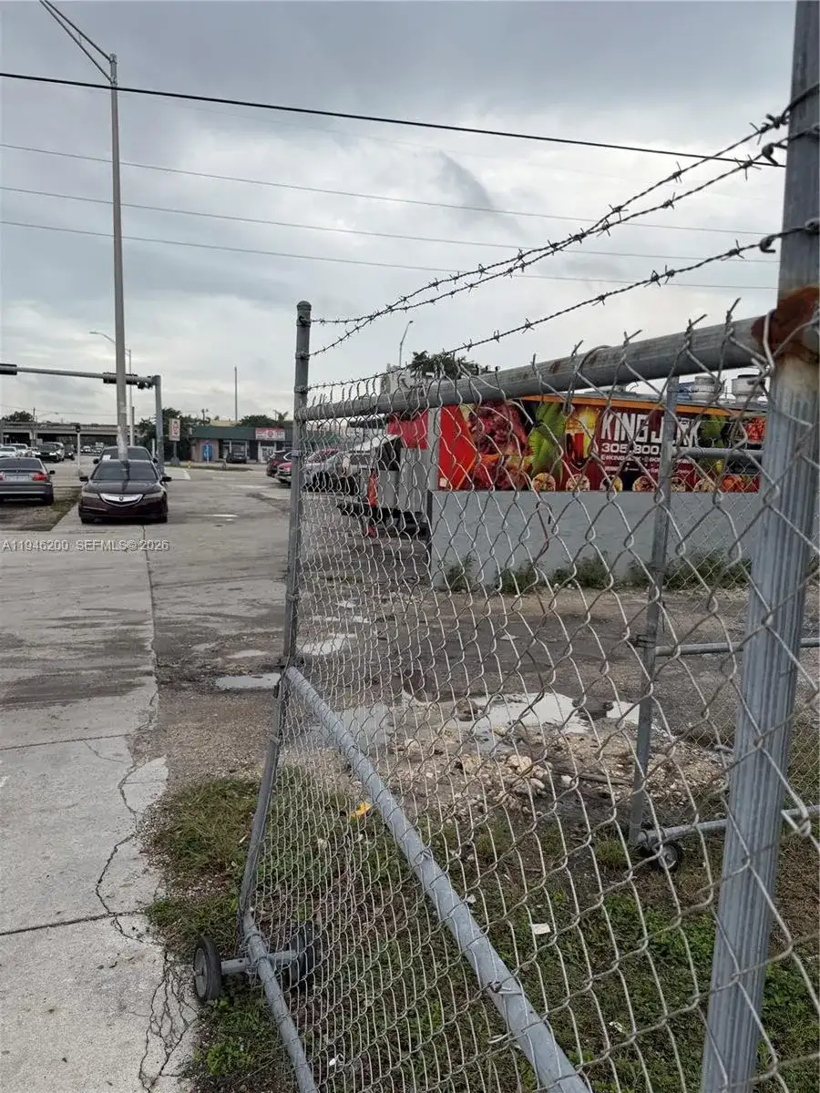 752 Opa Locka Blvd, Miami FL 33168 photo 4