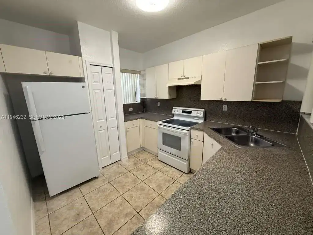 820 SW 6TH CT, Florida City FL 33034 photo 3