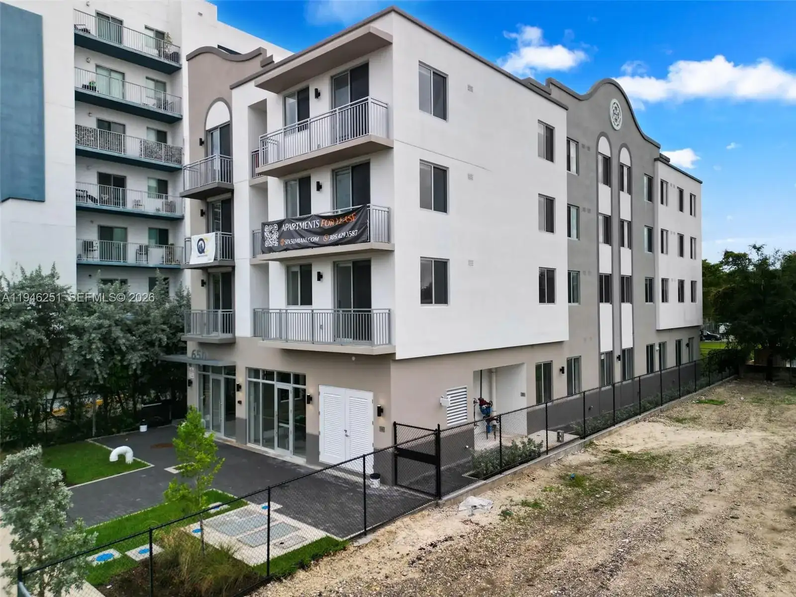 650 SW 1st St # 102, Miami FL 33130 photo 4