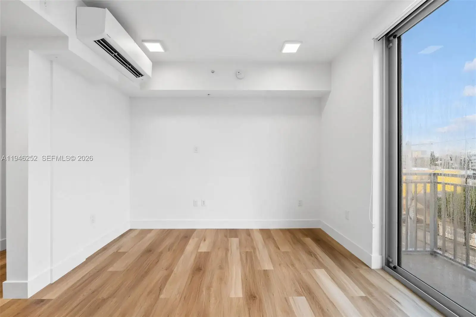 650 SW 1st St # 306, Miami FL 33130 photo 5