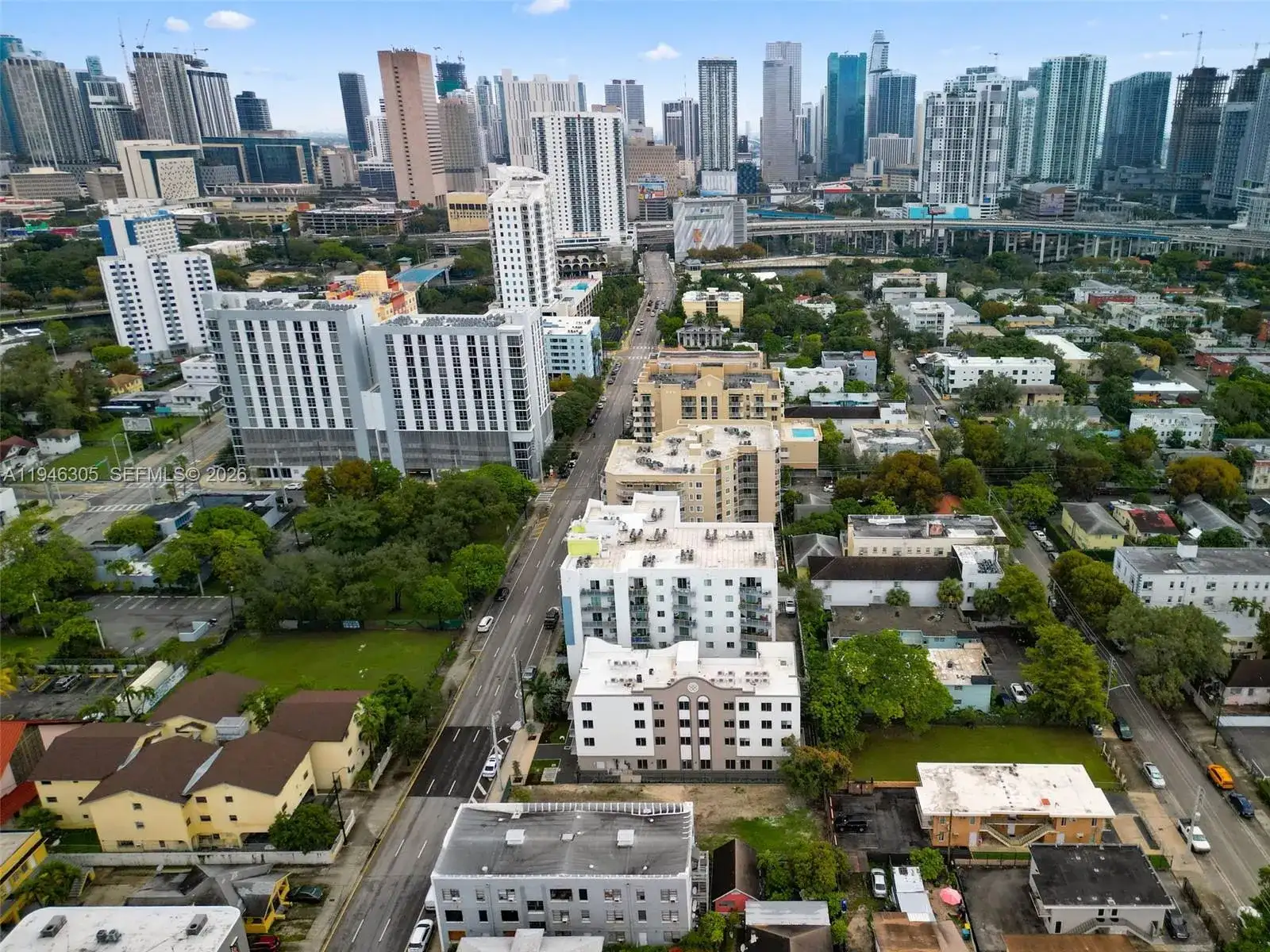 650 SW 1st St # 406, Miami FL 33130 photo 3