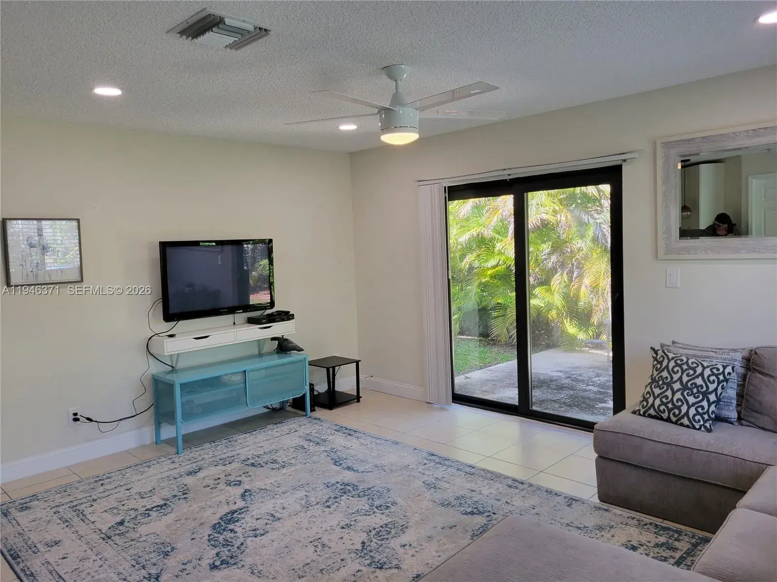 825 Dogwood Dr, Delray Beach FL 33483