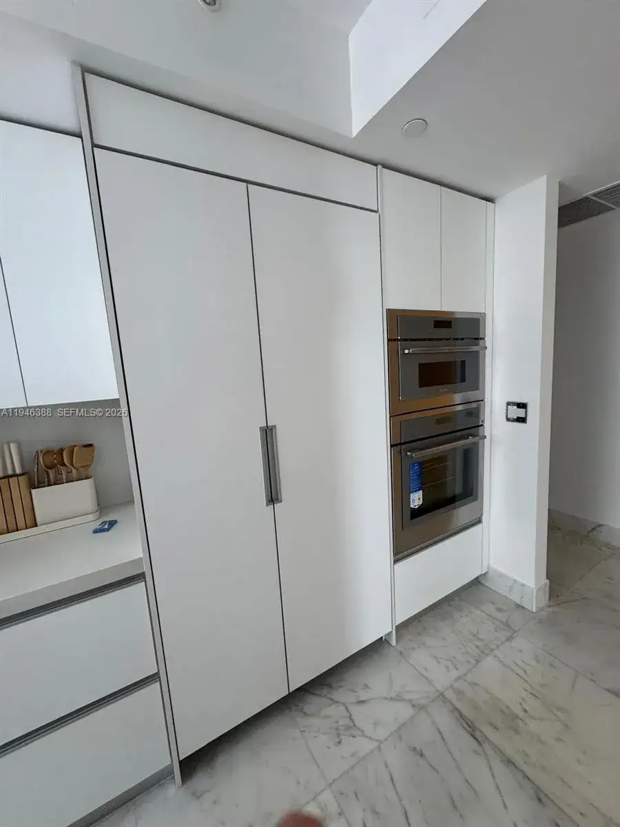 1010 Brickell Ave # 1905, Miami FL 33131 photo 2