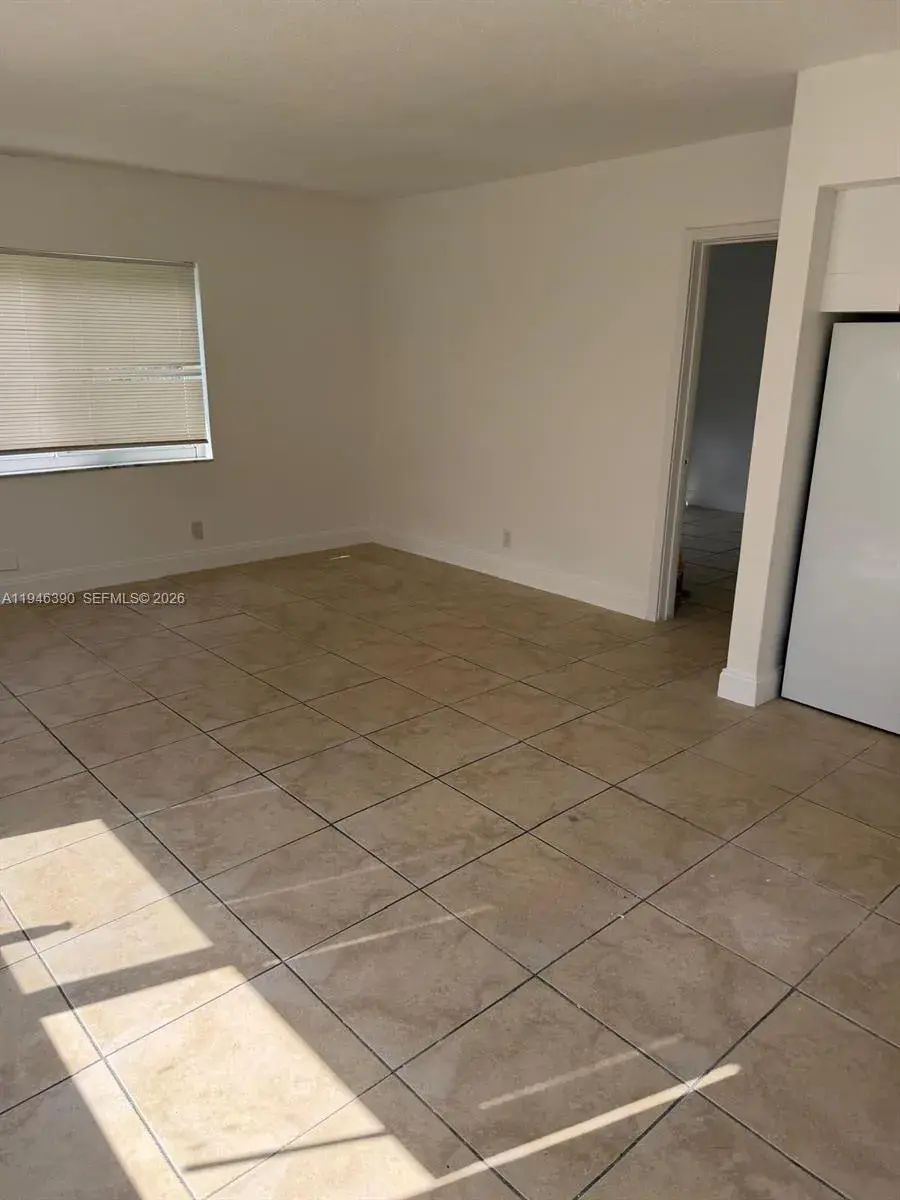 831 NW 1st Ave # 4, Fort Lauderdale FL 33311