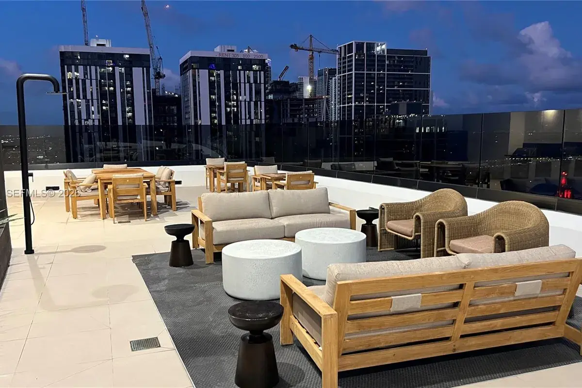 225 N Miami Ave # 212, Miami FL 33128