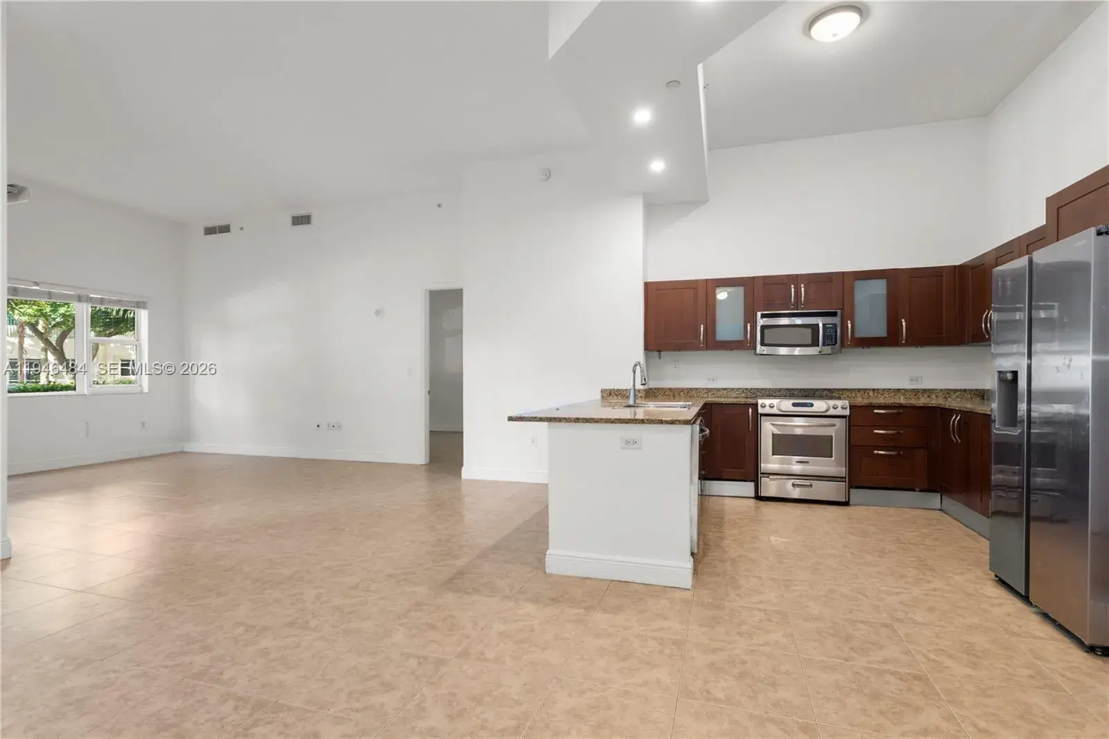 19900 E Country Club Dr # 104, Aventura FL 33180