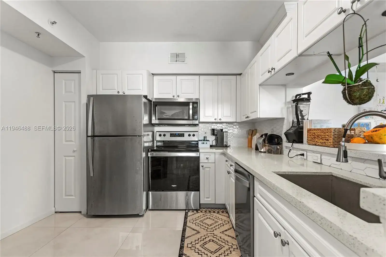 17150 N Bay Rd # 2707, Sunny Isles Beach FL 33160 photo 4