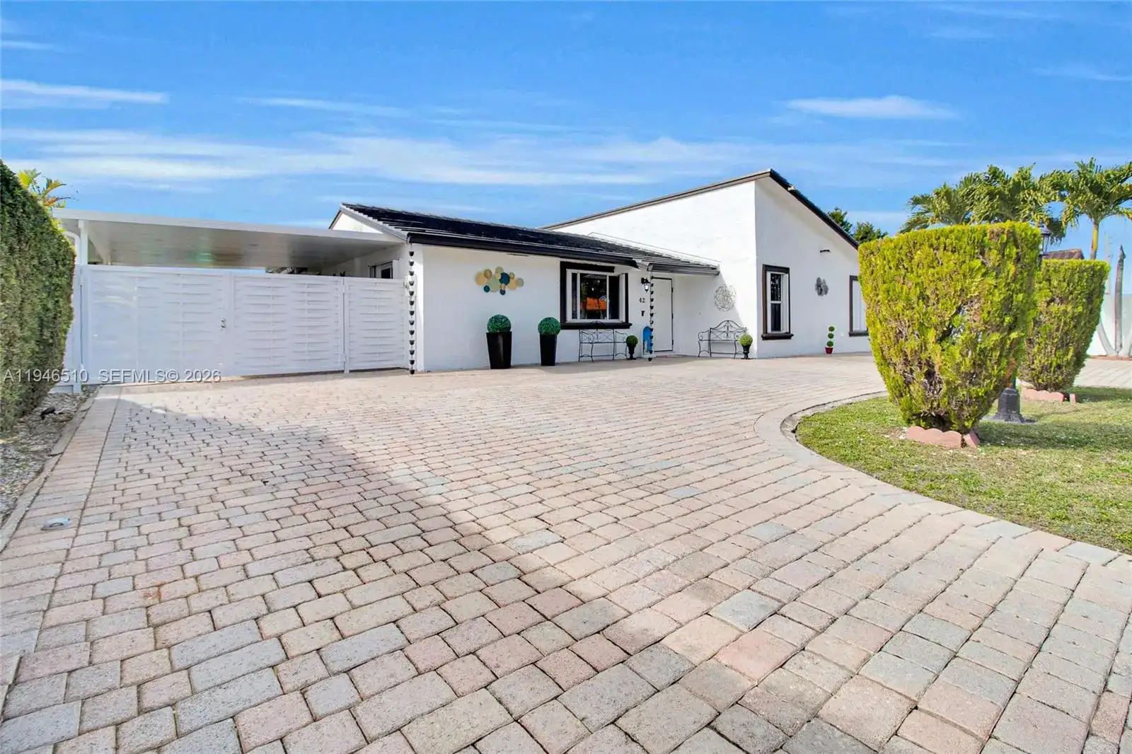42 NW 132nd Pl, Miami FL 33182 photo 2