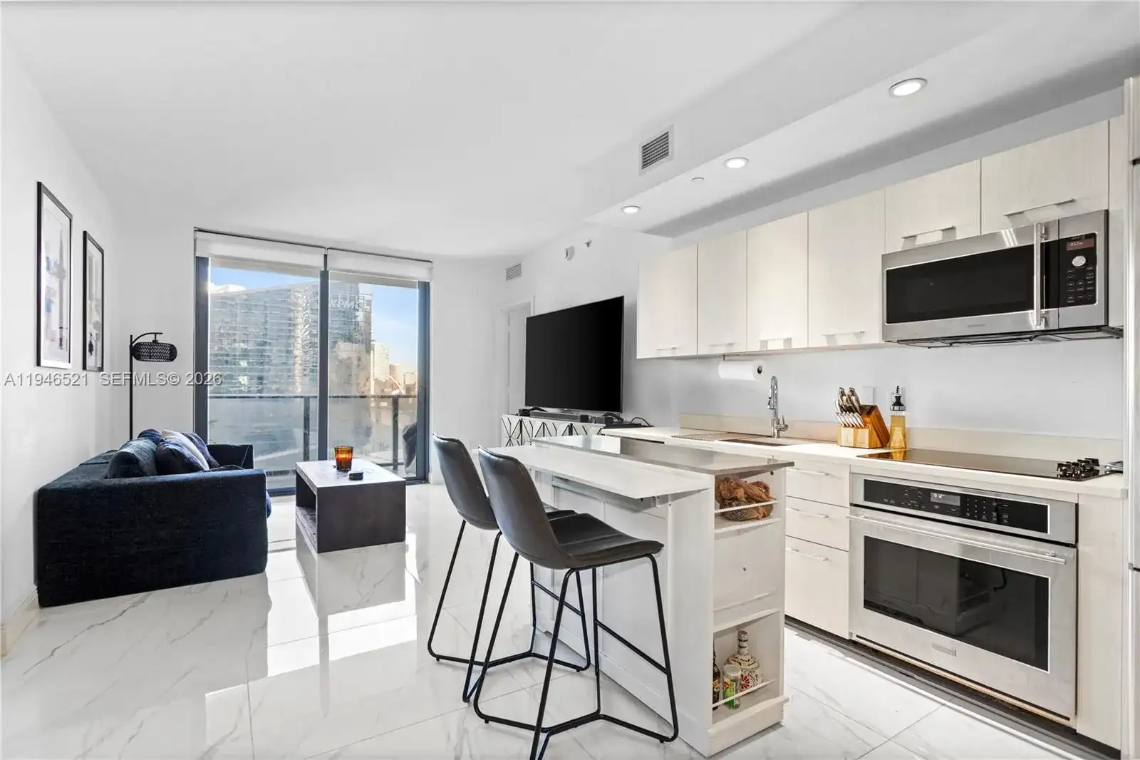 45 SW 9th St # 1209, Miami FL 33130 photo 2