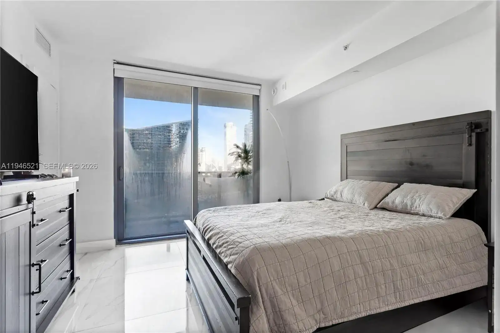45 SW 9th St # 1209, Miami FL 33130 photo 5