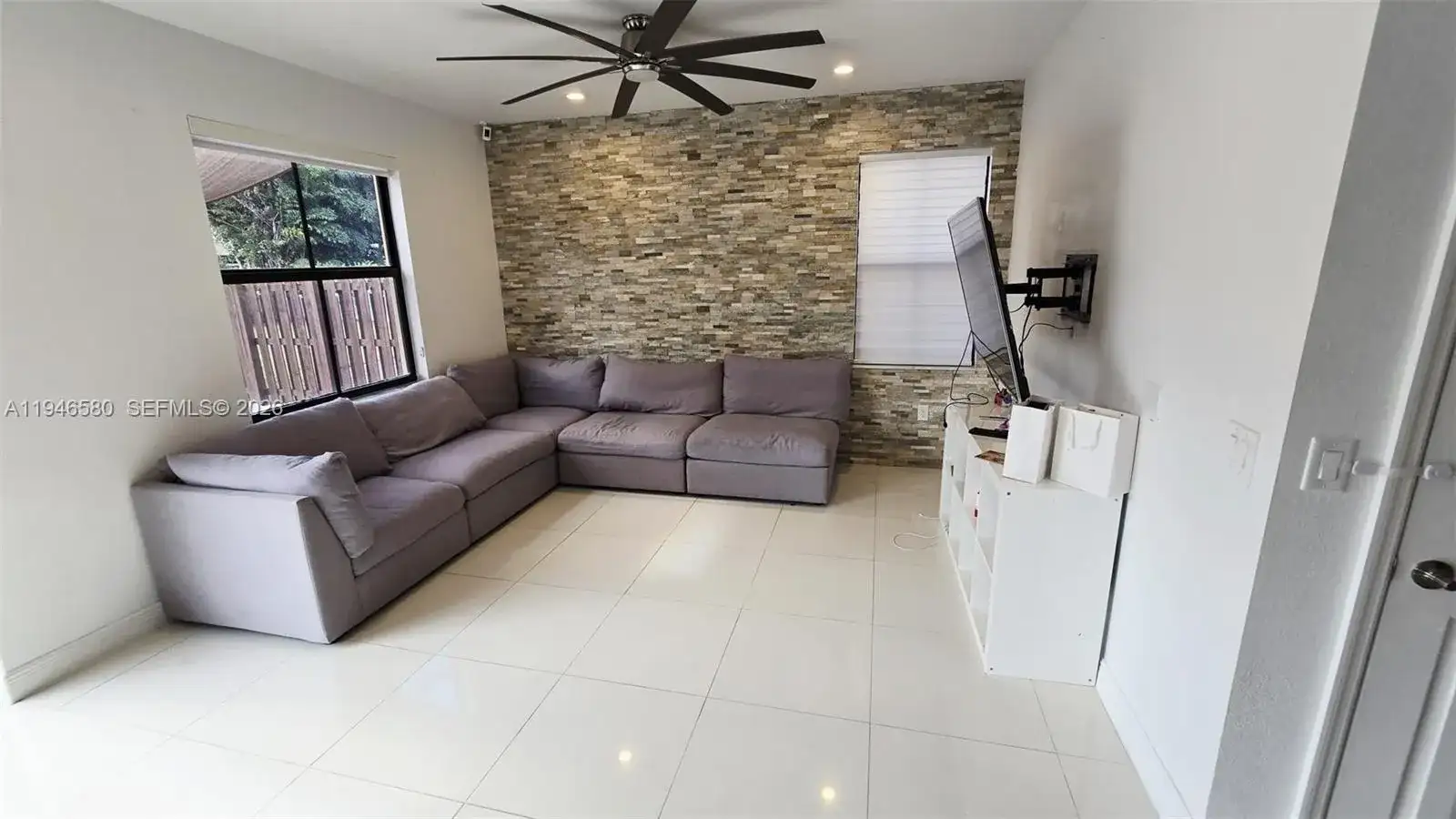 10032 NW 87th Ter, Doral FL 33178 photo 4