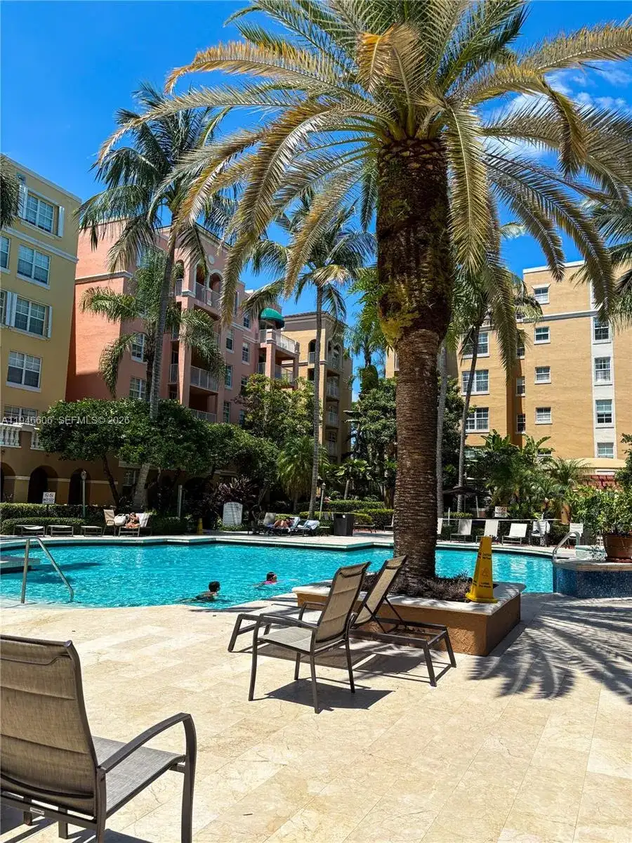 19701 E Country Club Dr # 5605, Aventura FL 33180 photo 2